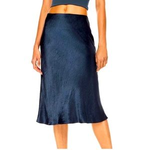 Brand new too small Babaton skirt !